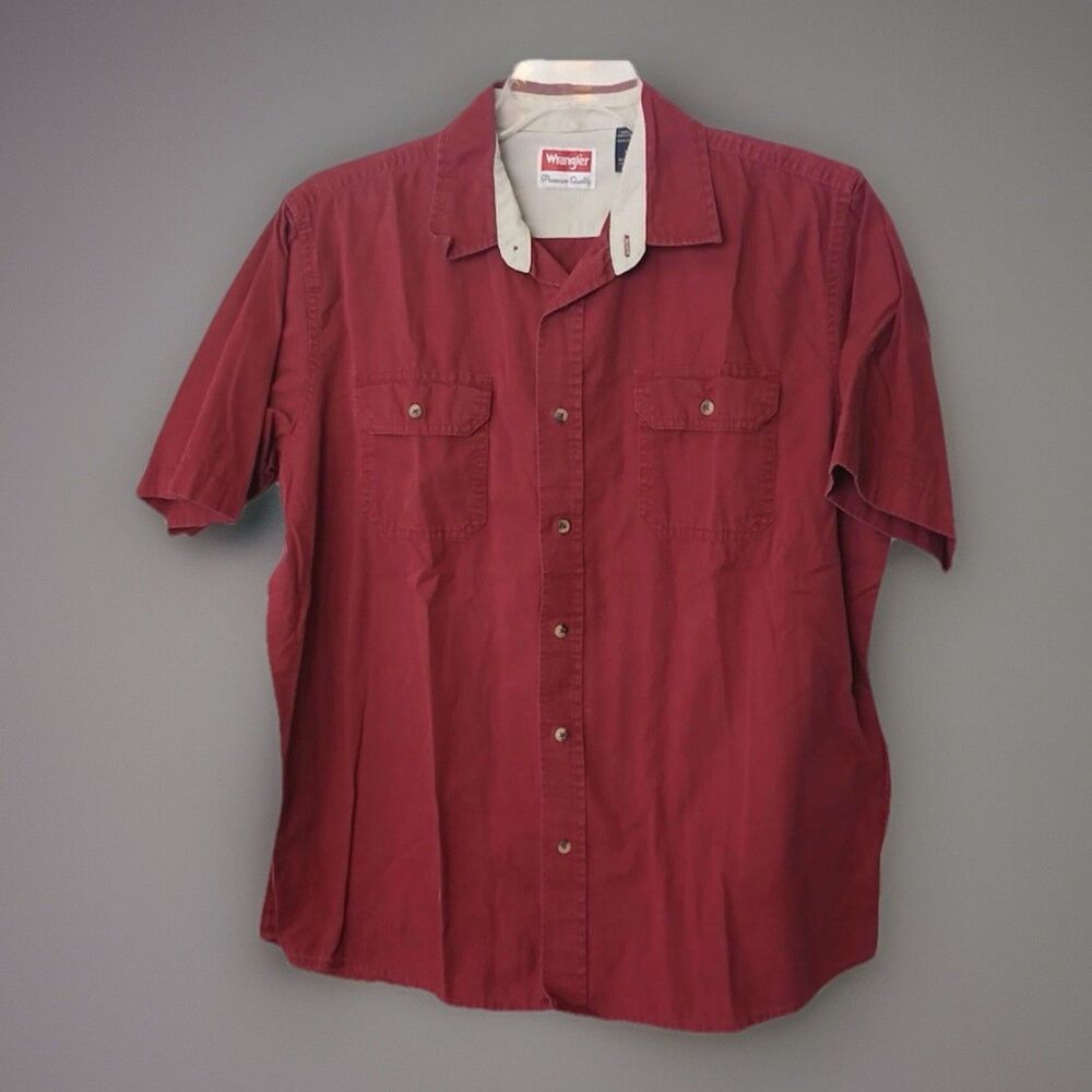 Wrangler Premium Quality Men’s 2XL Short Sleeve Burgundy Button Up Shirt